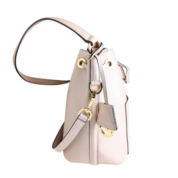 Michael Kors Greenwich Light Pink Bucket Bag - Picture 4 of 7
